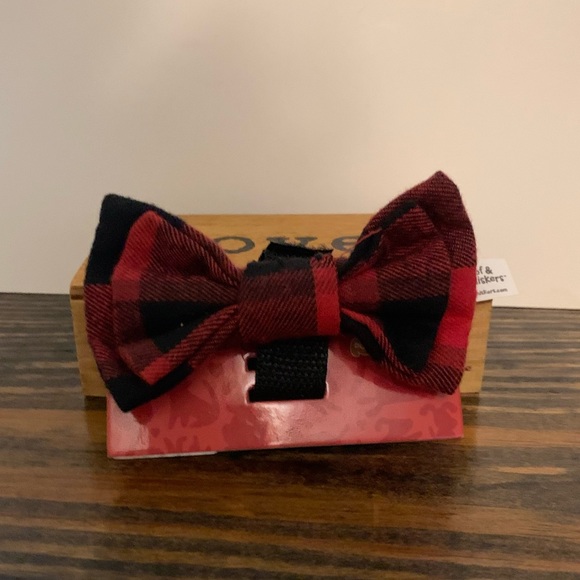 Woof & Whiskers pet bow tie Red flannel Velcro NWT - Picture 14 of 14
